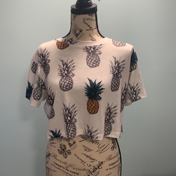 Crop top - Picture 1 of 1